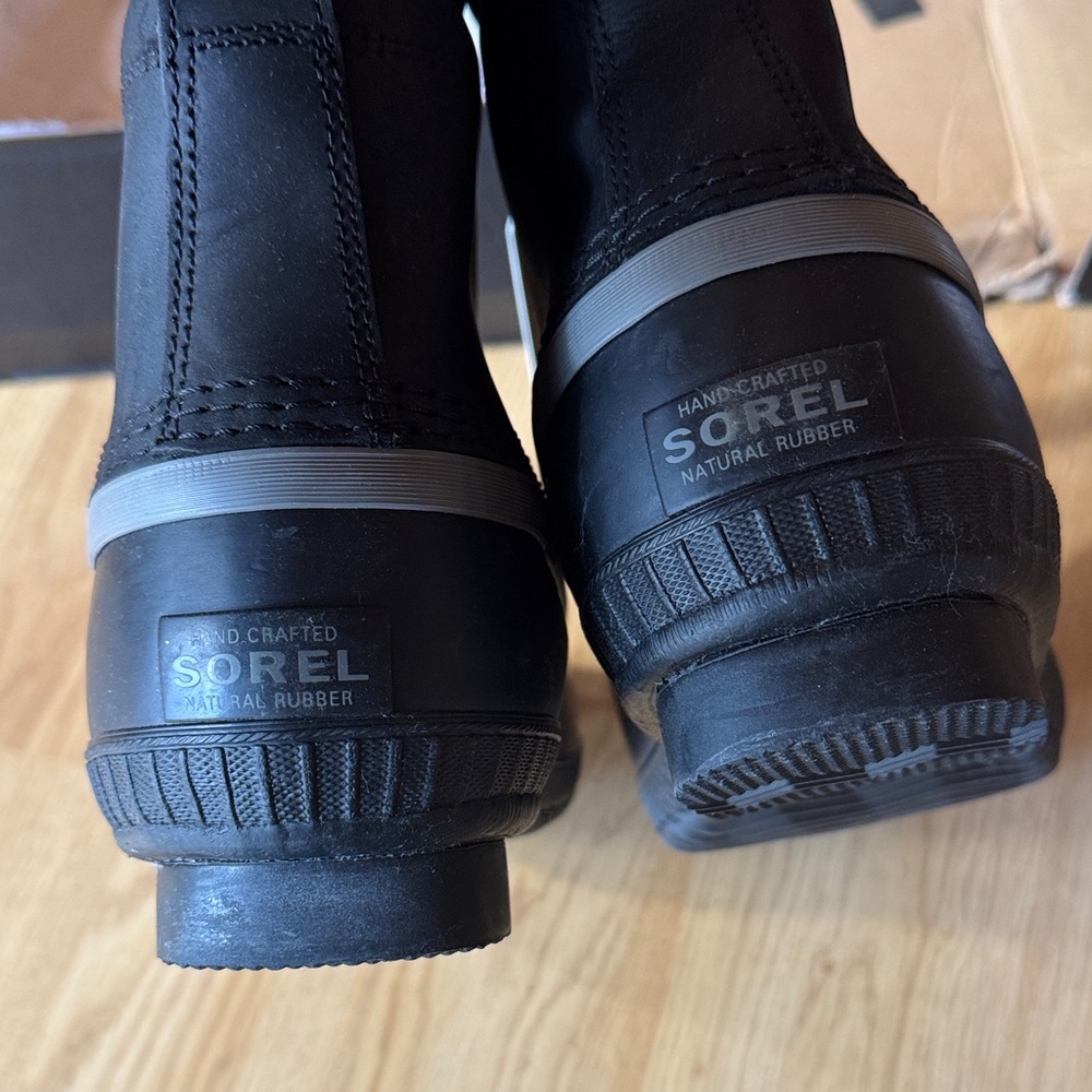 Sorel Men's new size 9.5 Cheyanne II Black and Gray Waterproof Boots duck - Picture 10 of 10